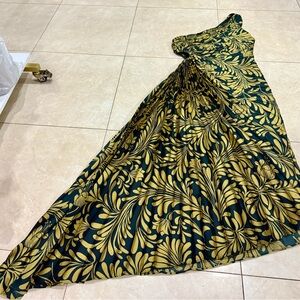 Elegant One-Shoulder Dress with Gold Leaf Pattern